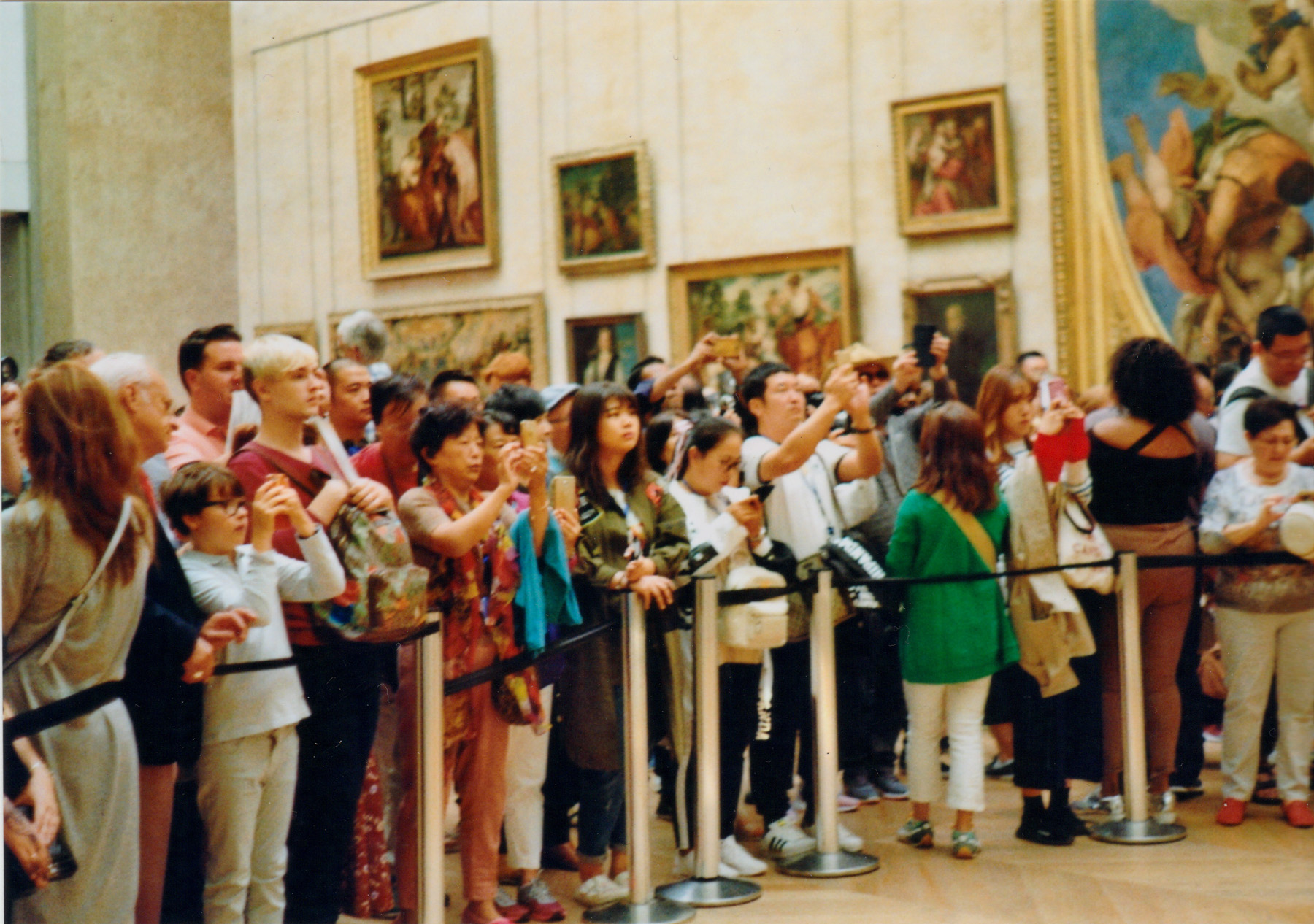 Camera Phone Photographers Of Mona Lisa