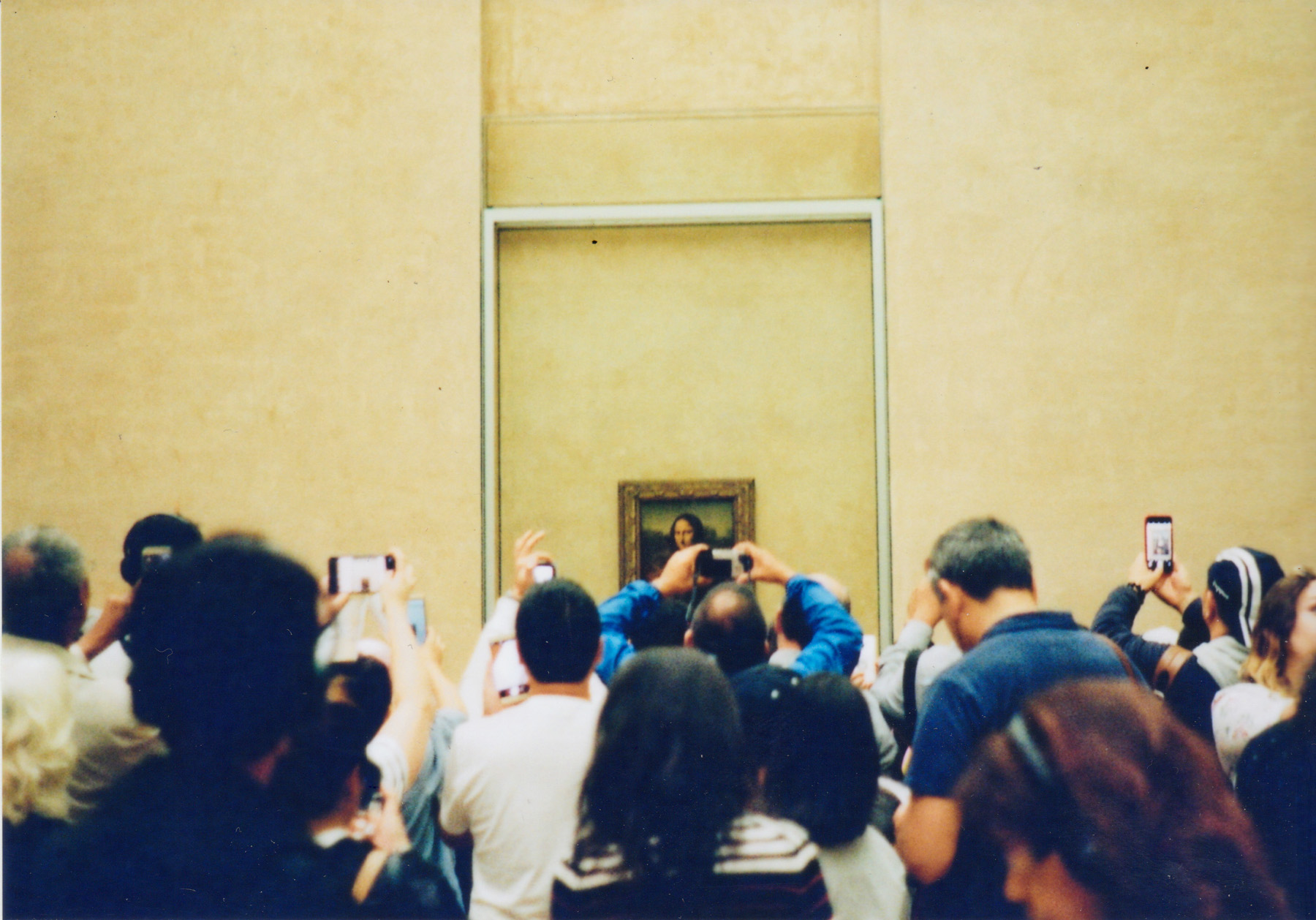 Phone Photos Of The Mona Lisa